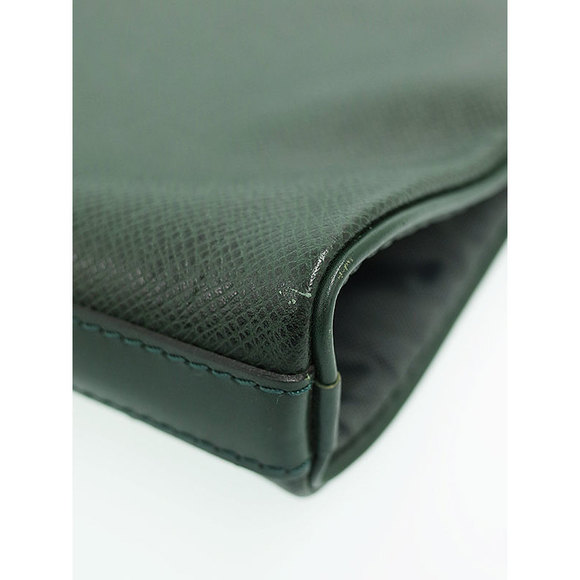 Louis Vuitton Taiga Garment Bering Bag - Picture 8 of 8